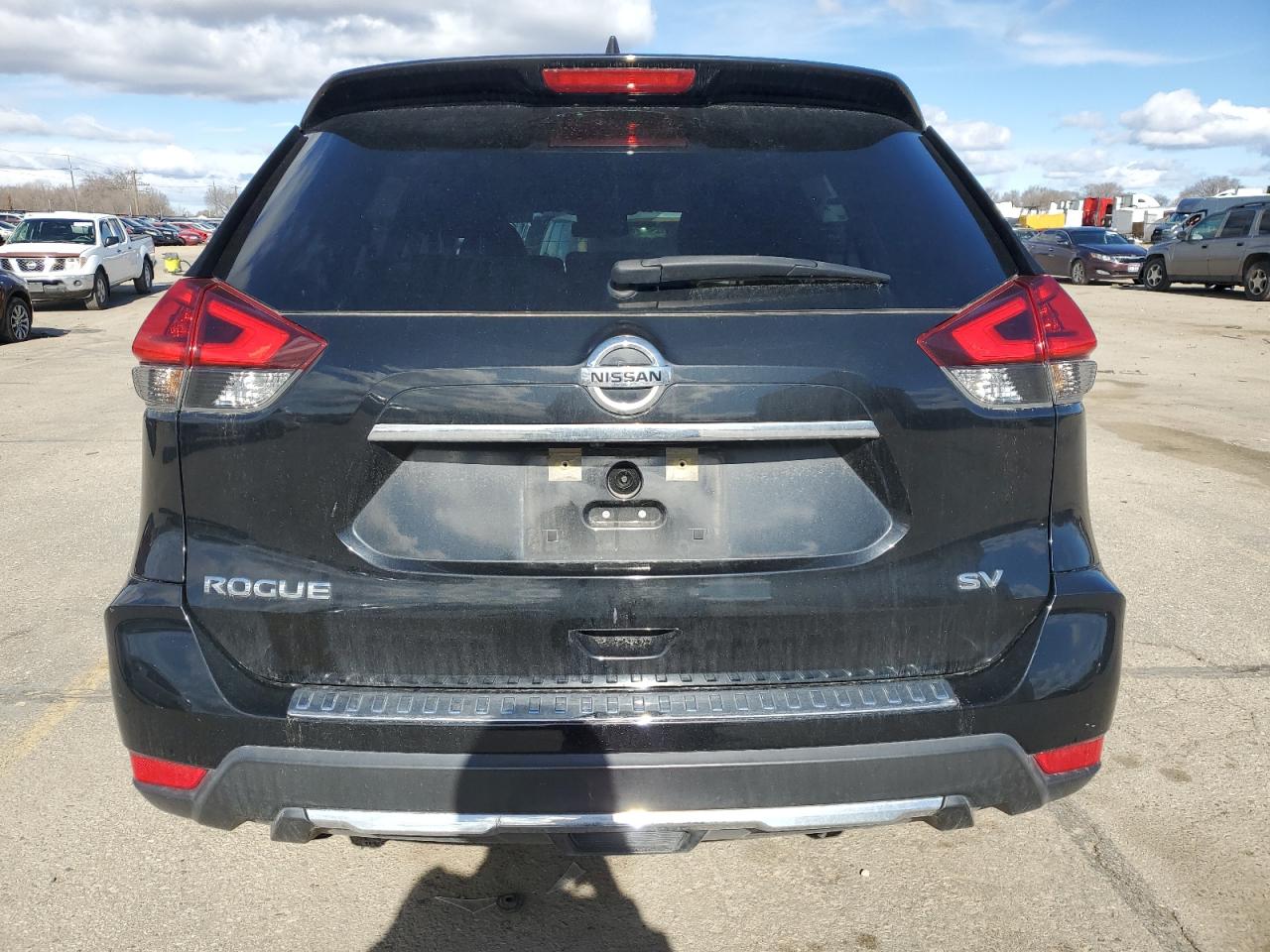 KNMAT2MT6JP614720 NISSAN ROGUE 2018