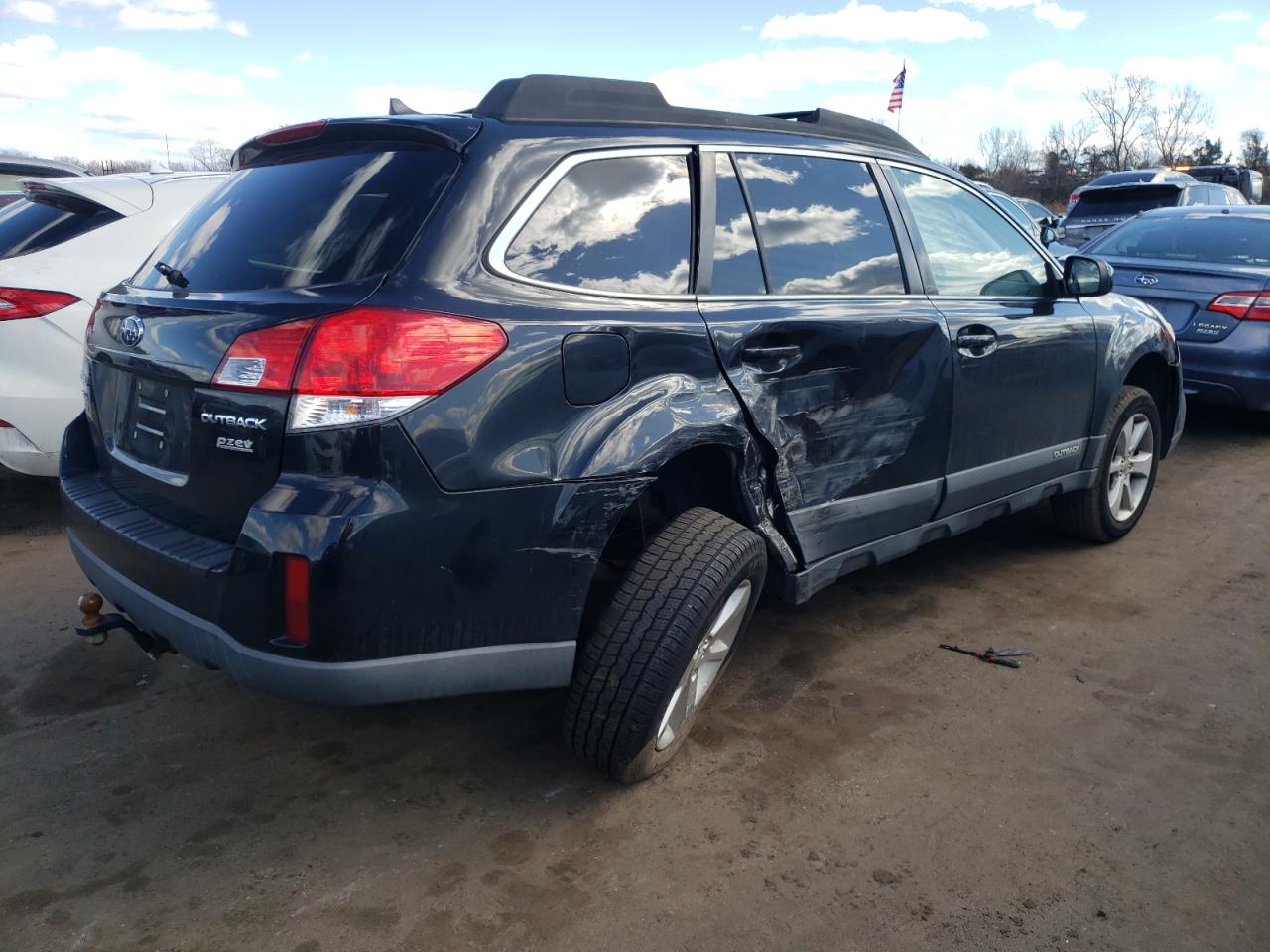 2014 Subaru Outback - Image 3