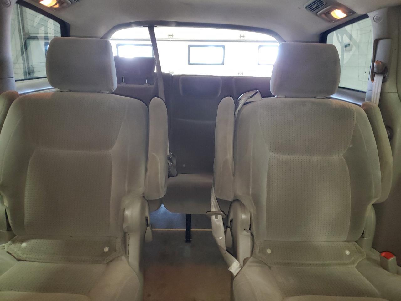 2006 Toyota Sienna - Image 10