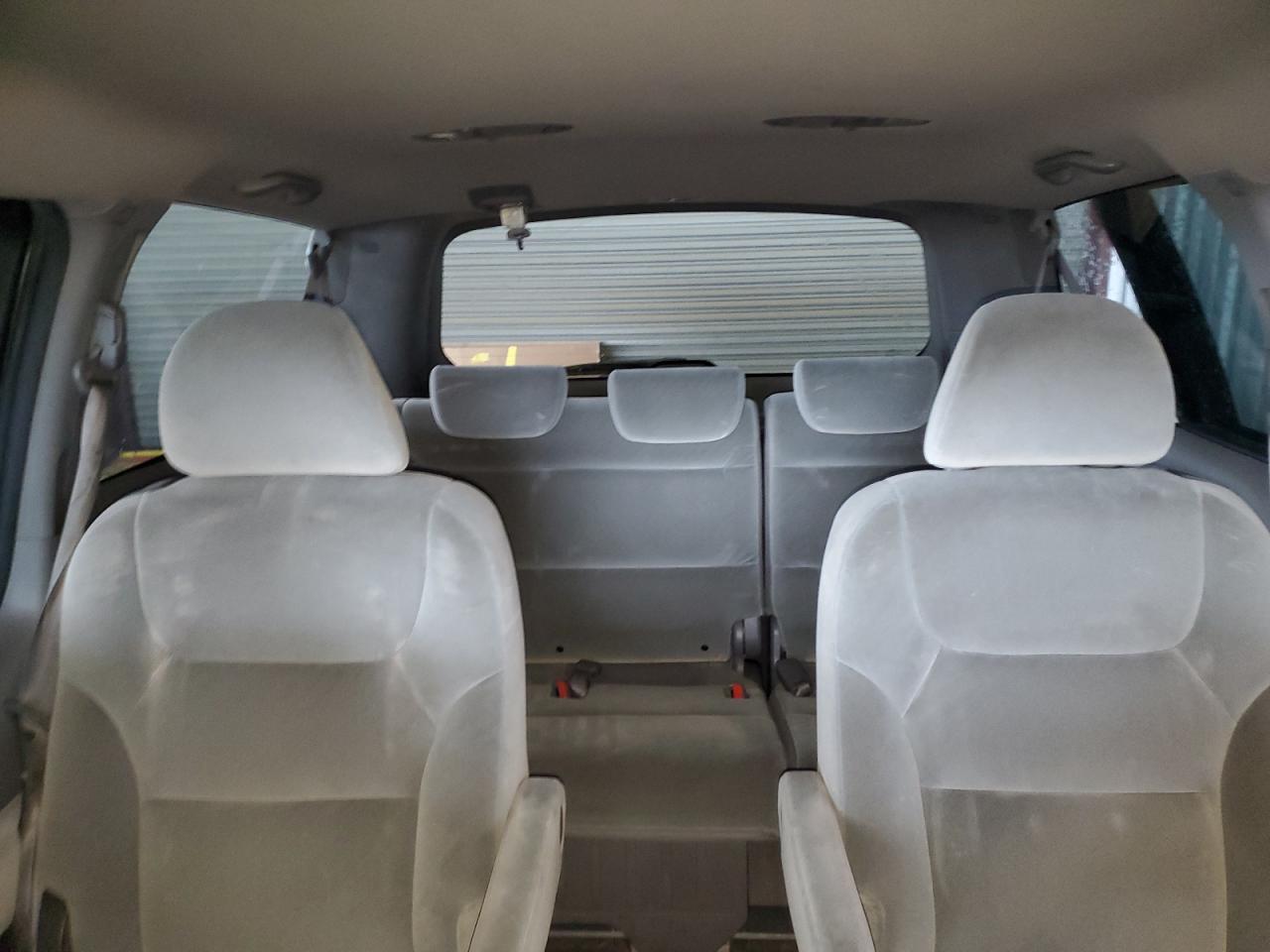 2010 Honda Odyssey - Image 10