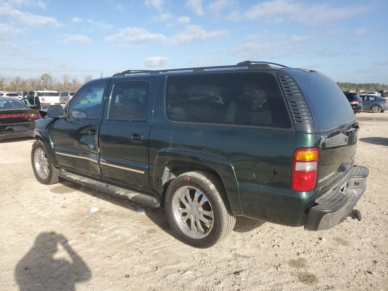 2002 Chevrolet Suburban - Image 2