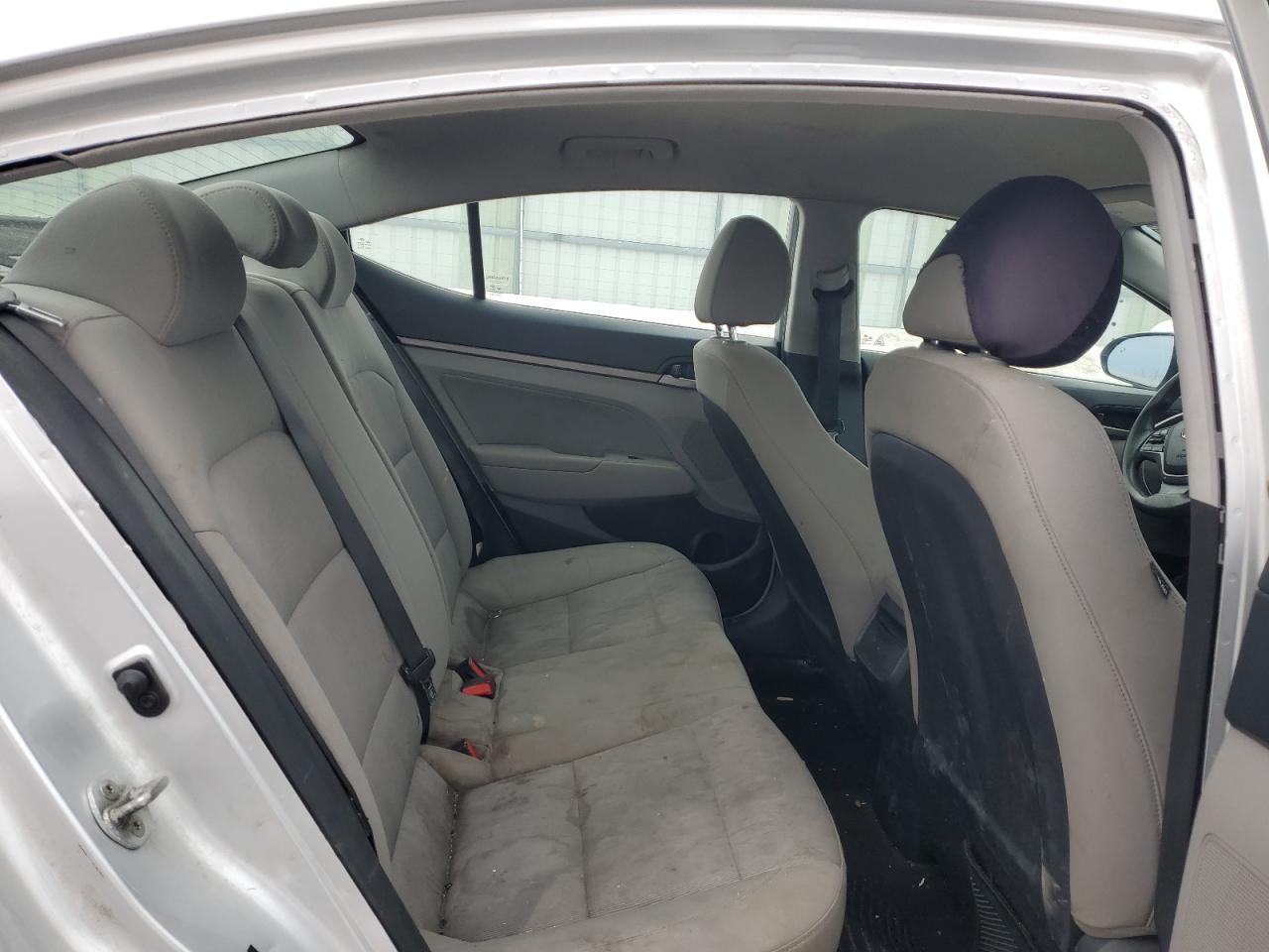 2018 Hyundai Elantra - Image 10