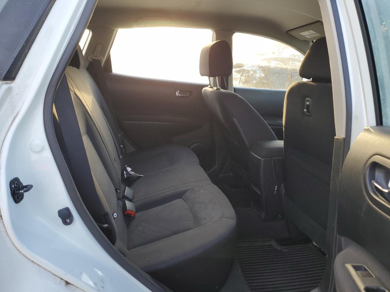 2015 Nissan Rogue - Image 11