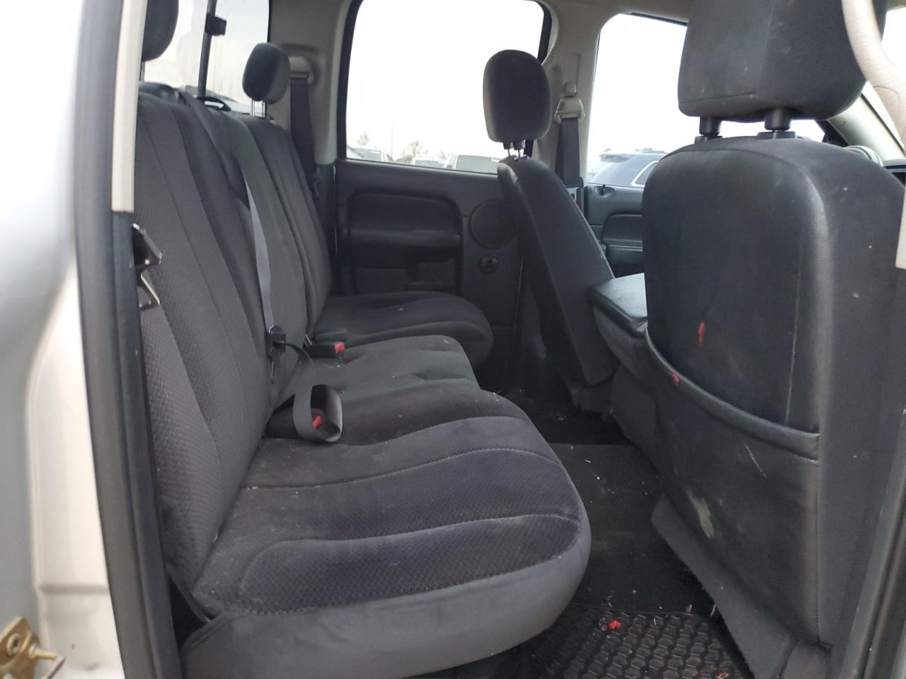 2005 Dodge RAM - Image 10