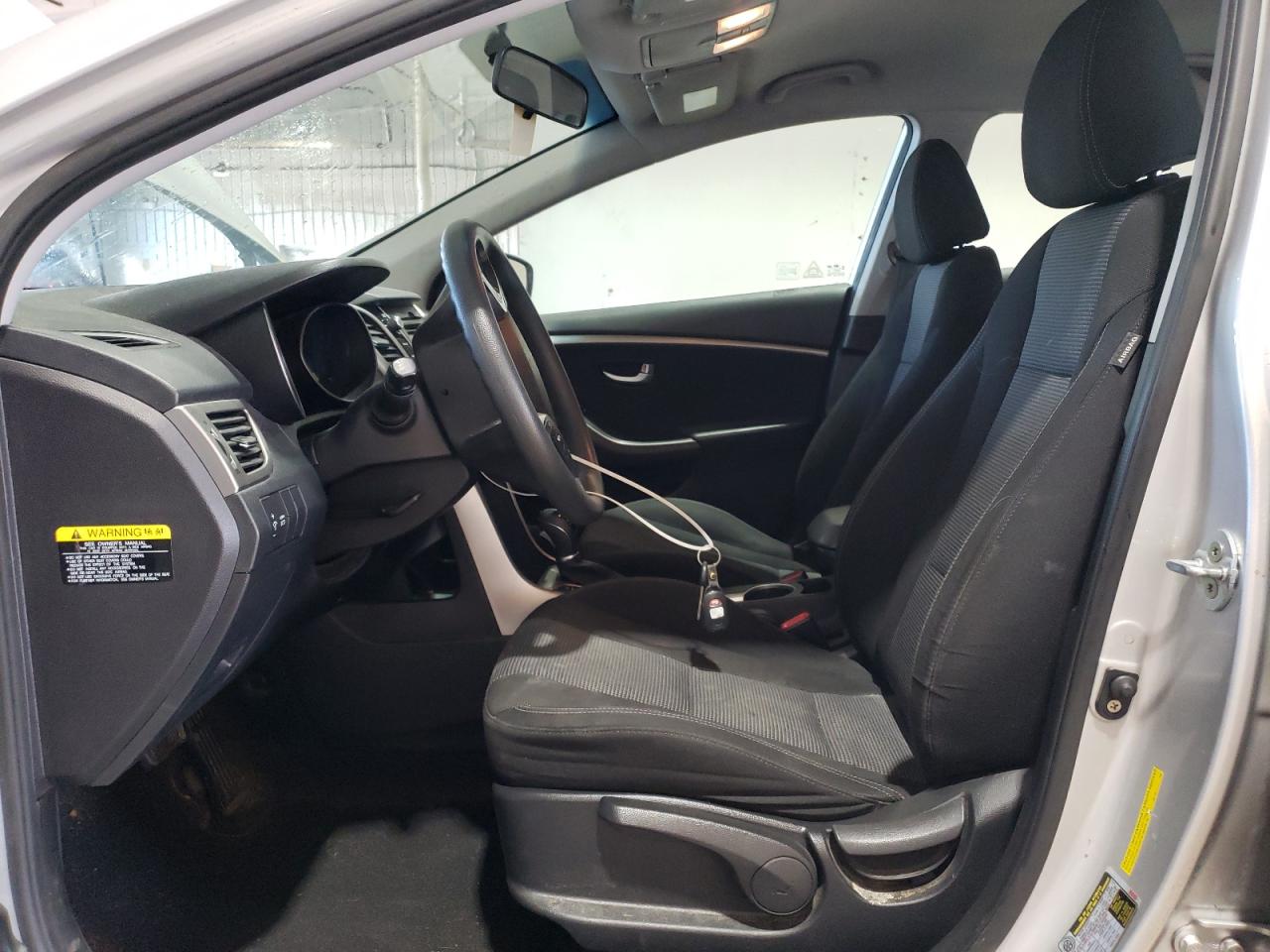 2016 Hyundai Elantra - Image 7