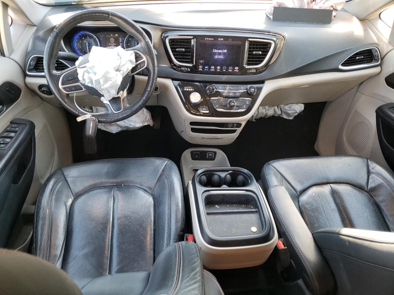 2020 Chrysler Pacifica - Image 8