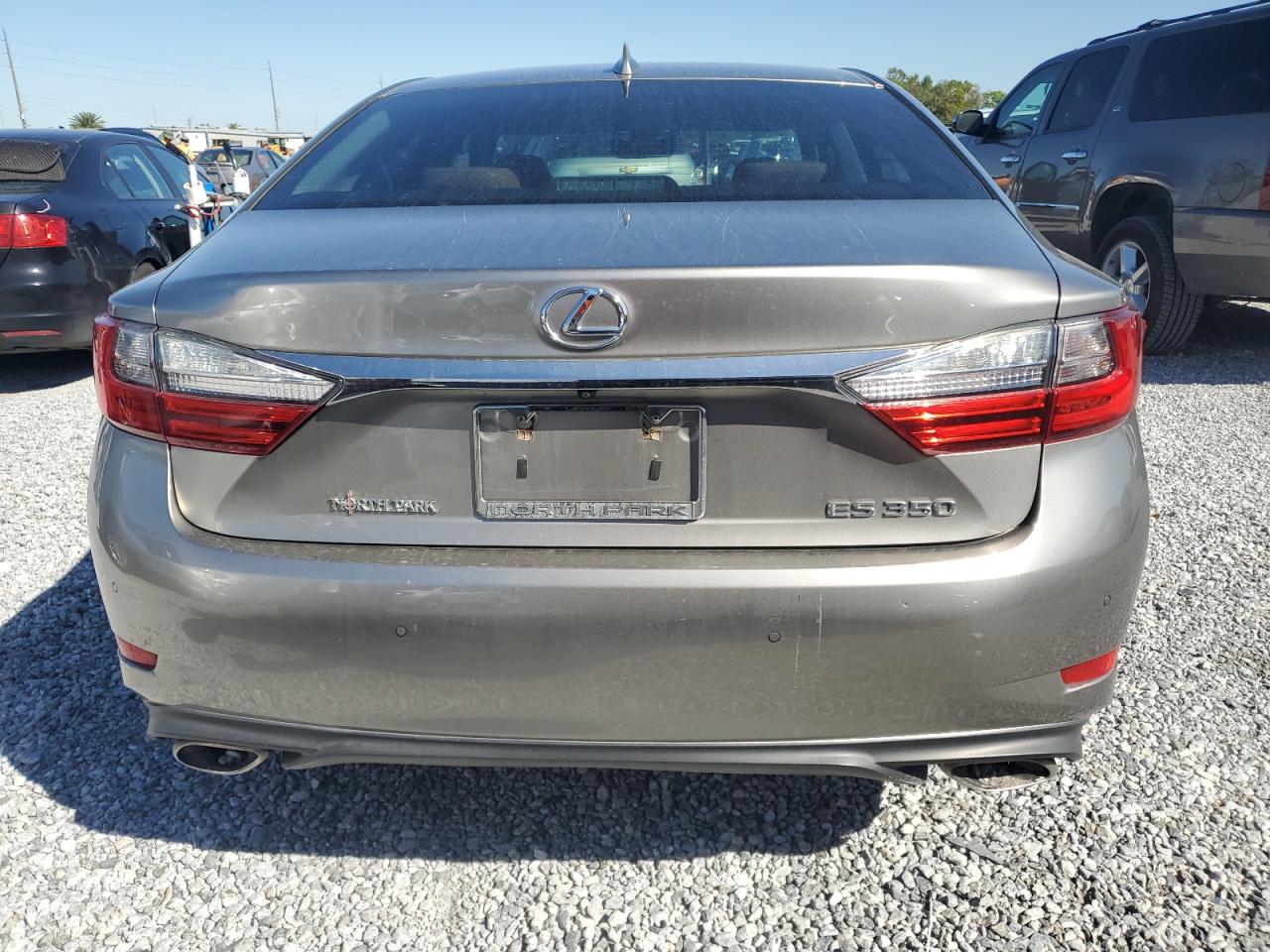 2016 Lexus ES - Image 6