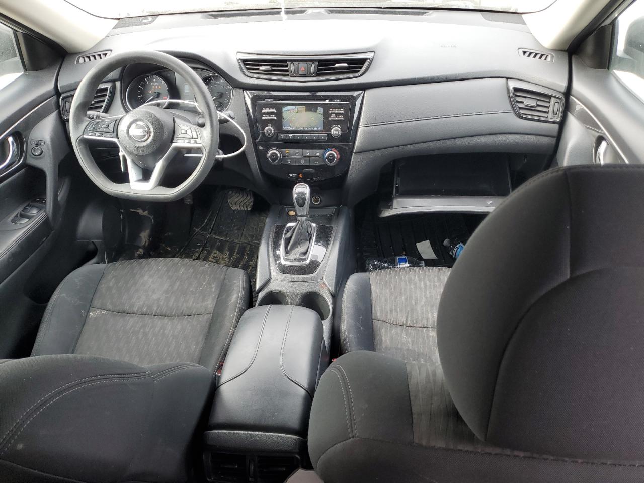 2017 Nissan Rogue - Image 8