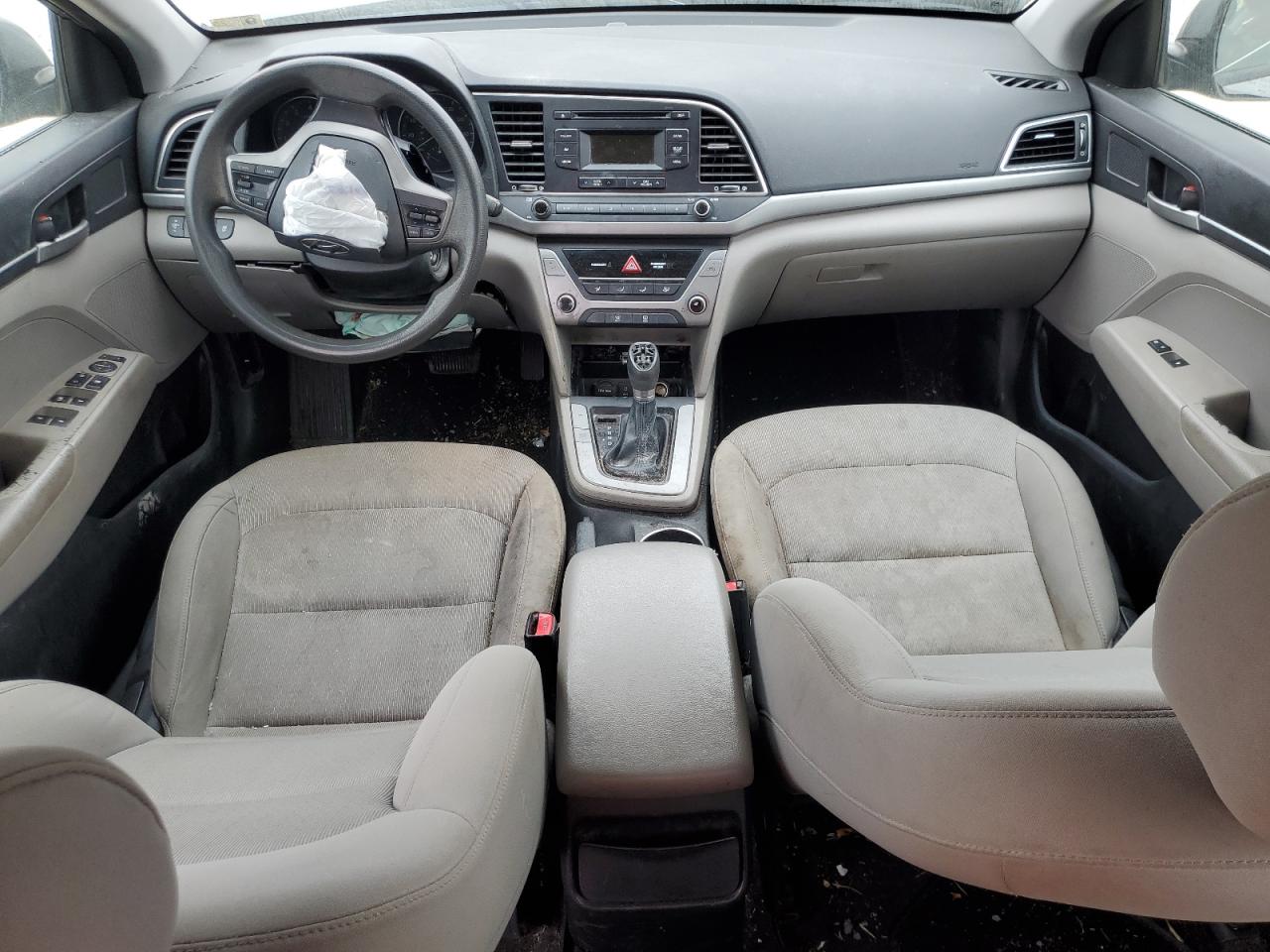2017 Hyundai Elantra - Image 8