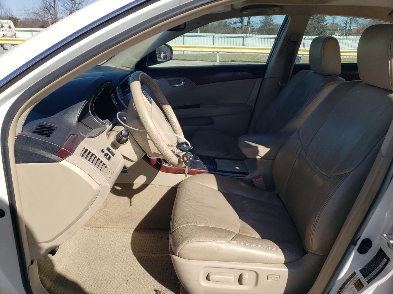 2011 Toyota Avalon - Image 7