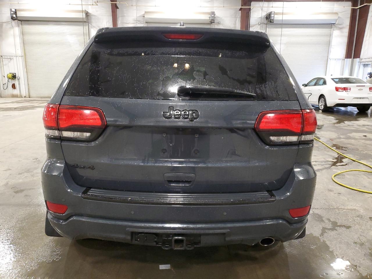 2017 Jeep Grand Cherokee - Image 6