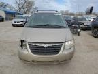 2005 Chrysler Town & Country Touring zu verkaufen in Wichita, KS - Front End