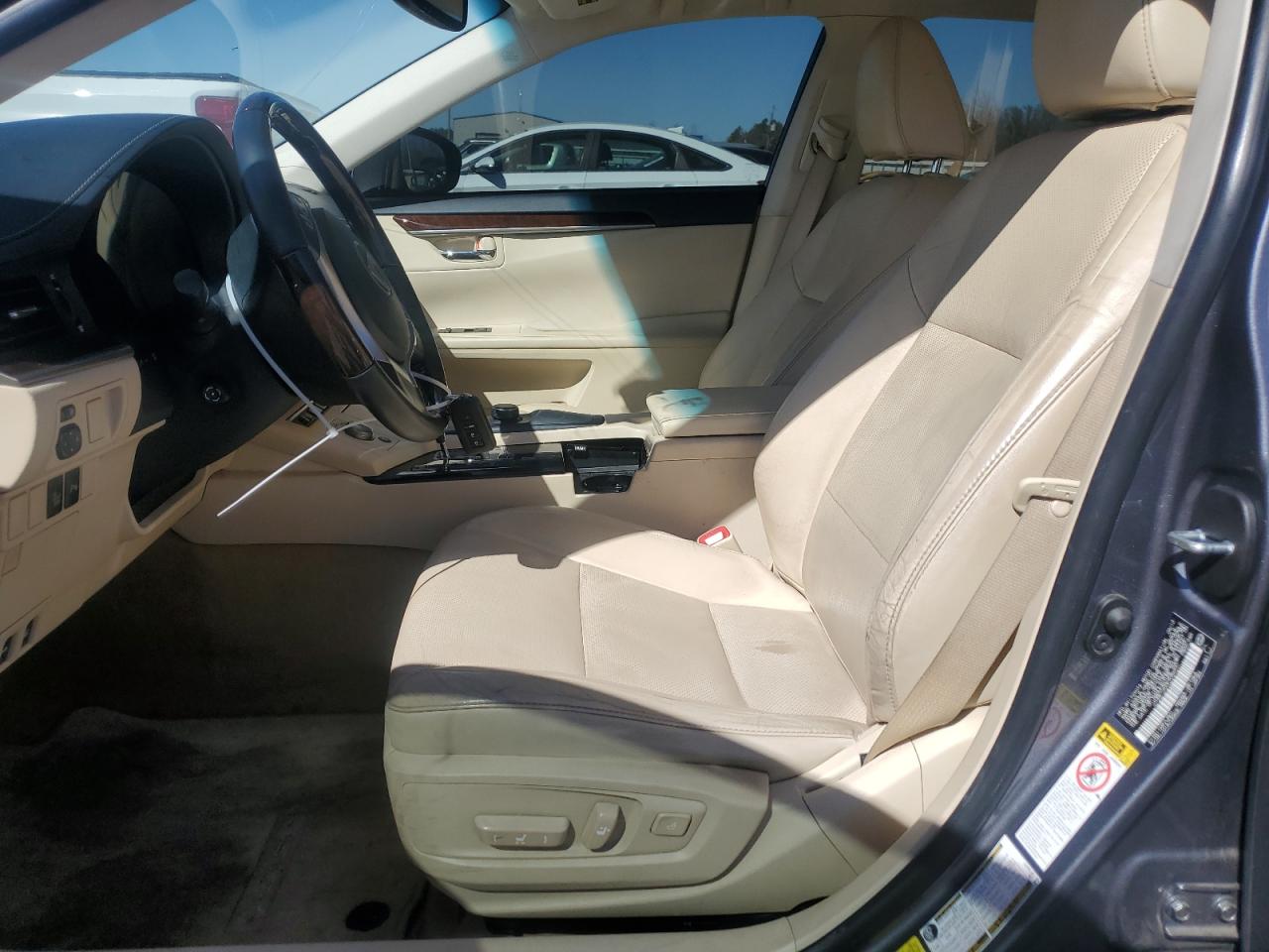 2014 Lexus ES - Image 7