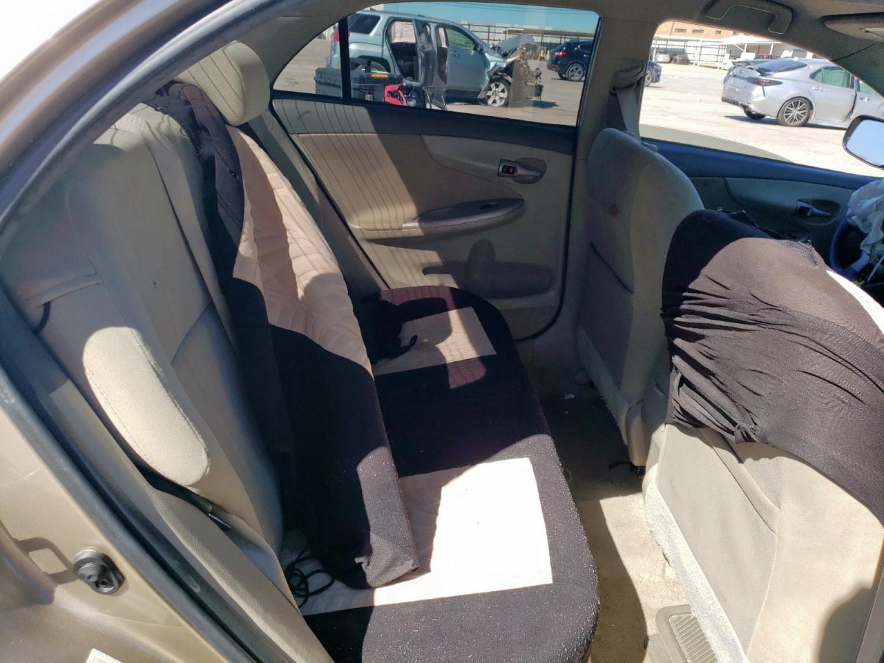 2010 Toyota Corolla - Image 10