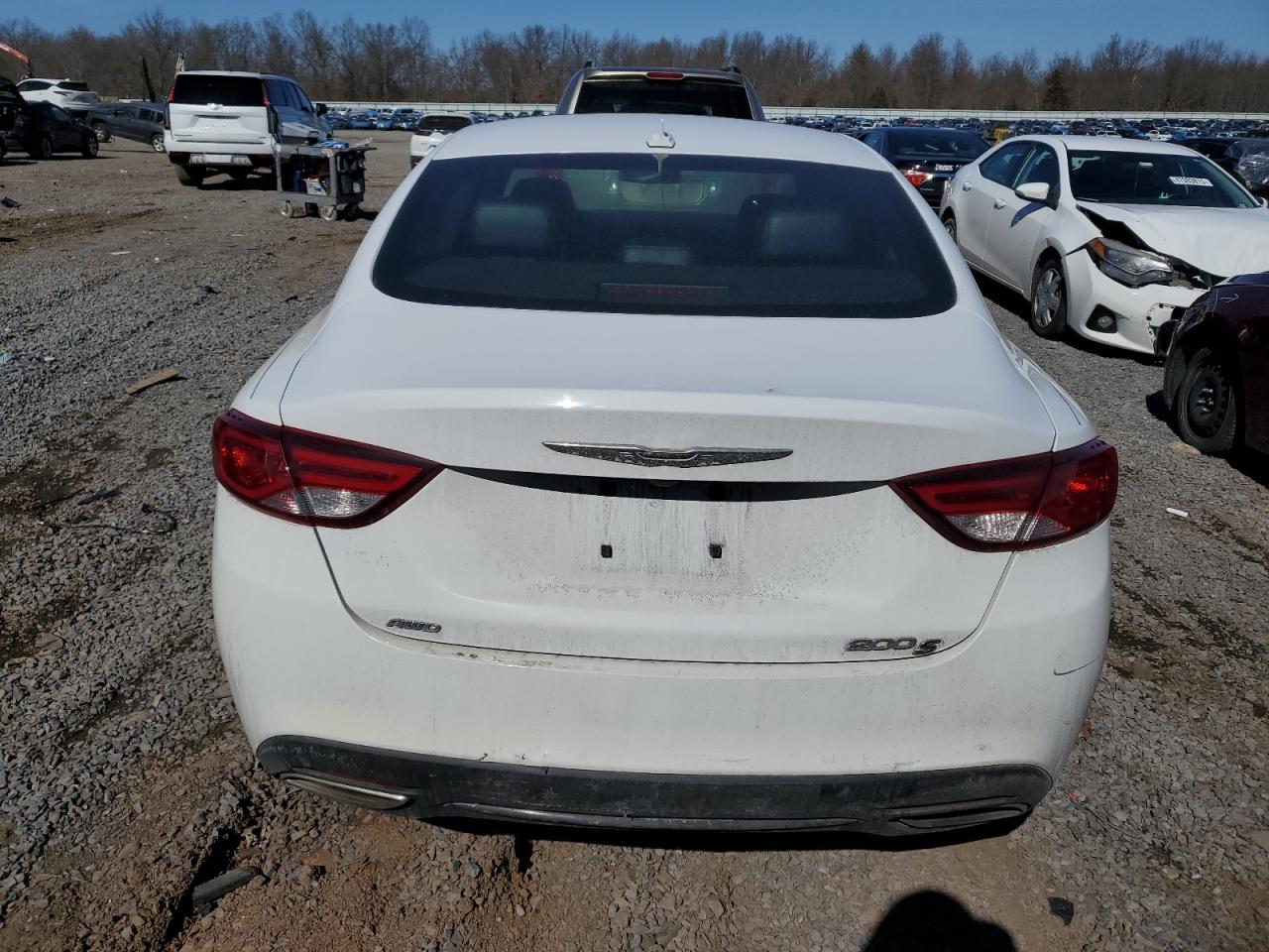 2016 Chrysler 200 - Image 6