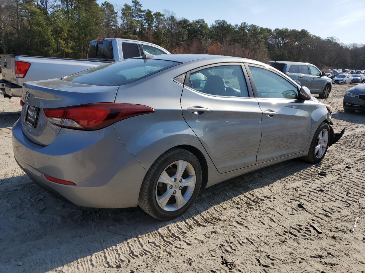 2016 Hyundai Elantra - Image 3
