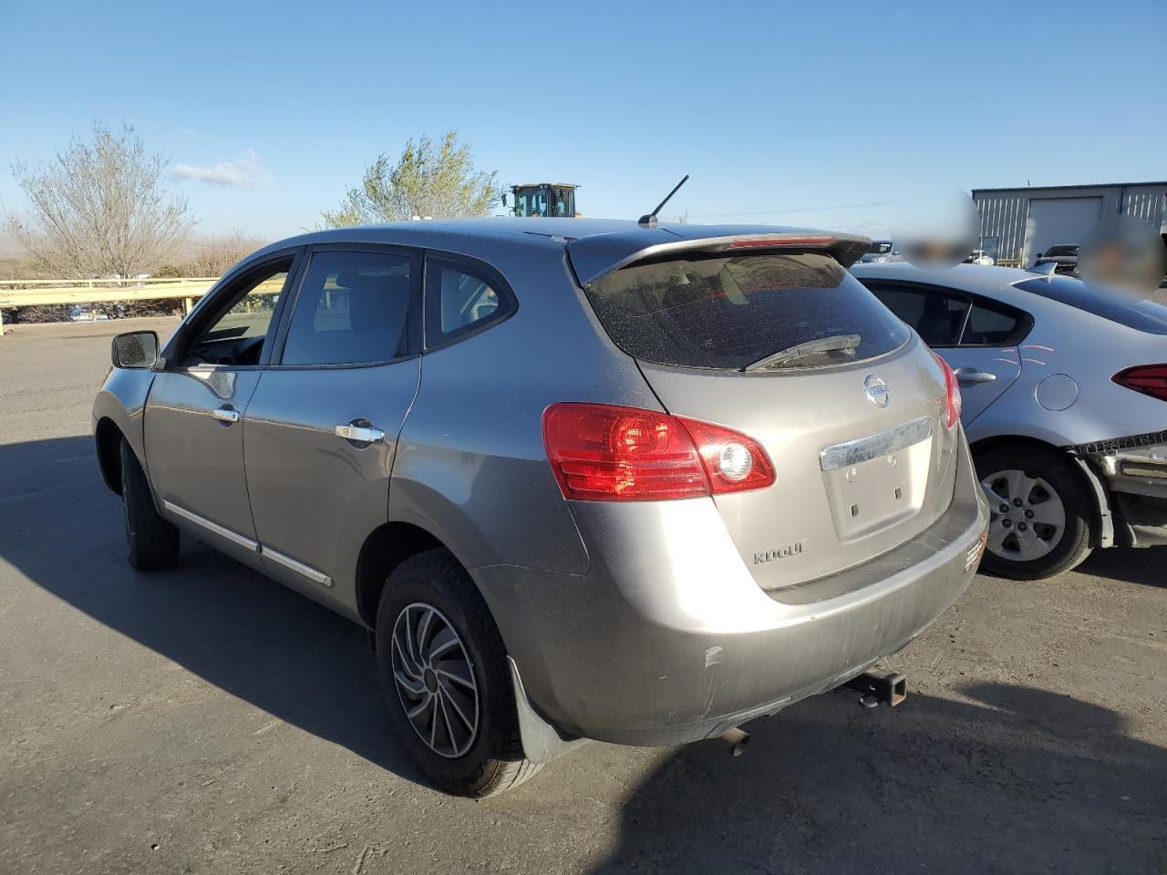 2011 Nissan Rogue - Image 2
