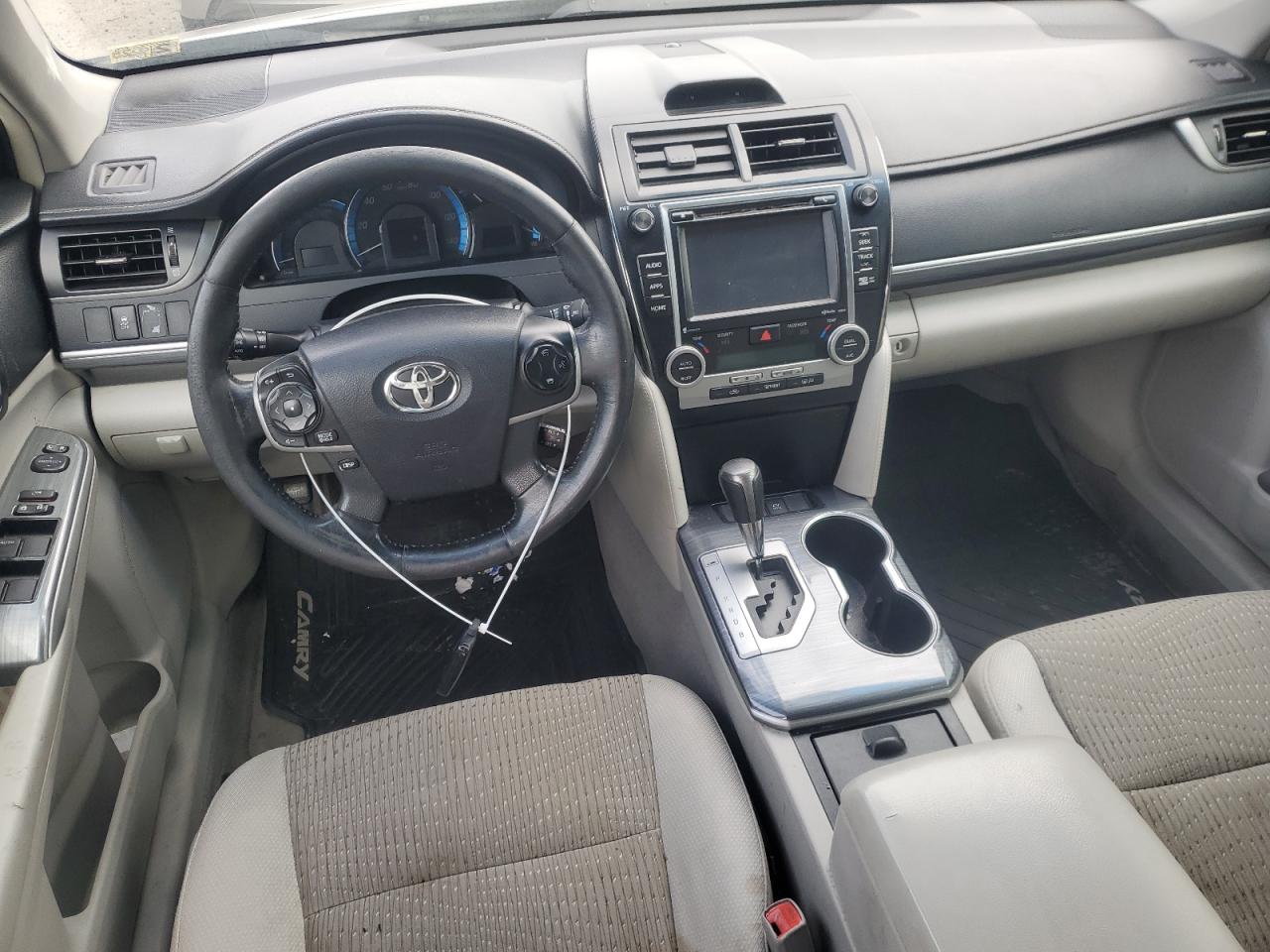 2014 Toyota Camry - Image 8