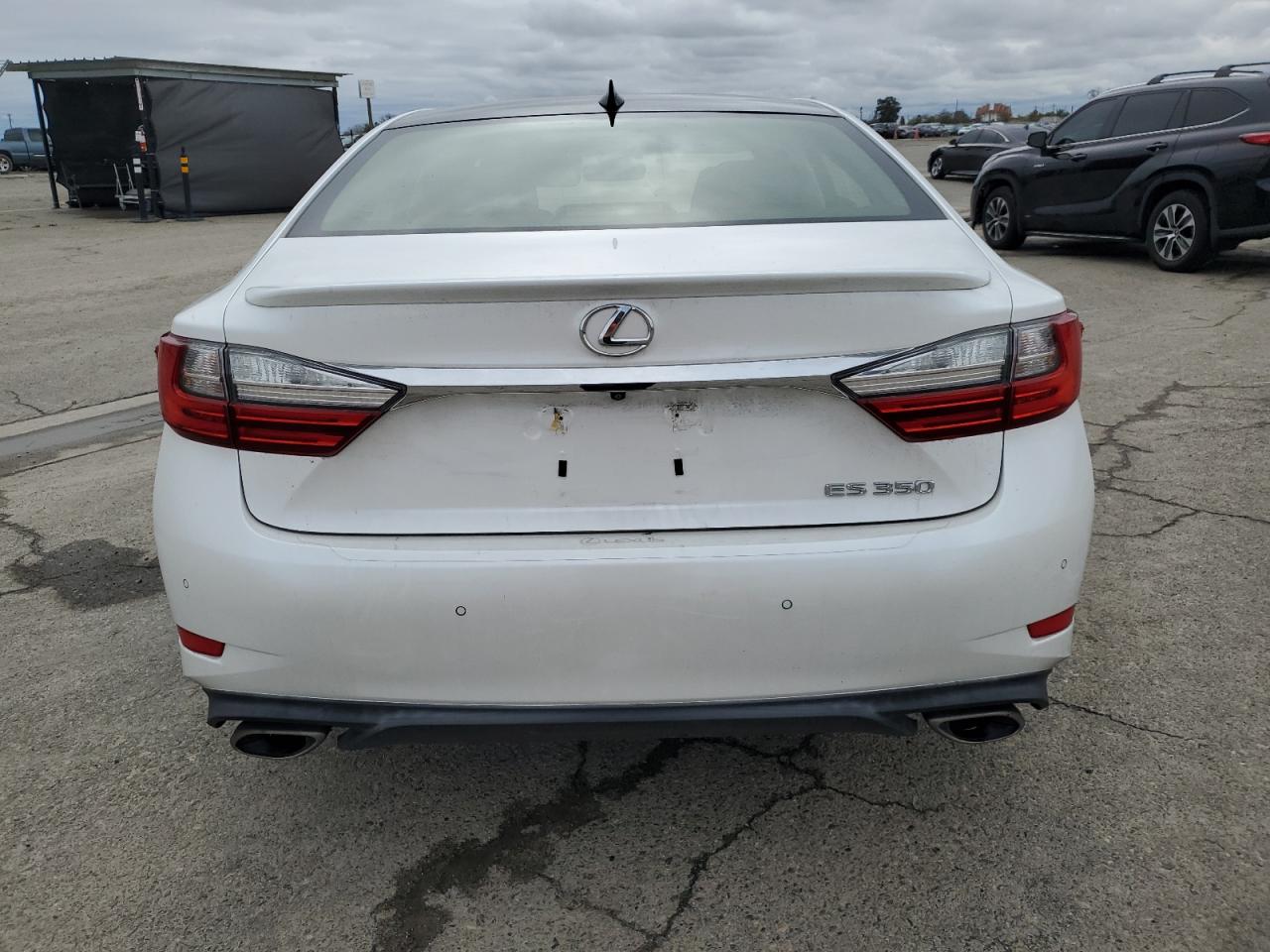 2016 Lexus ES - Image 6