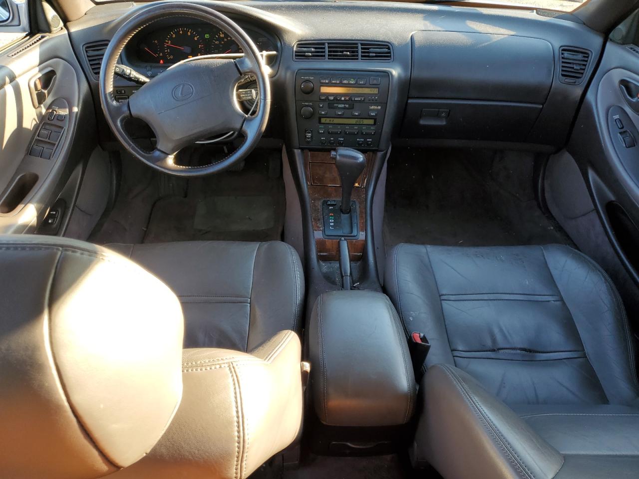 1994 Lexus ES - Image 8