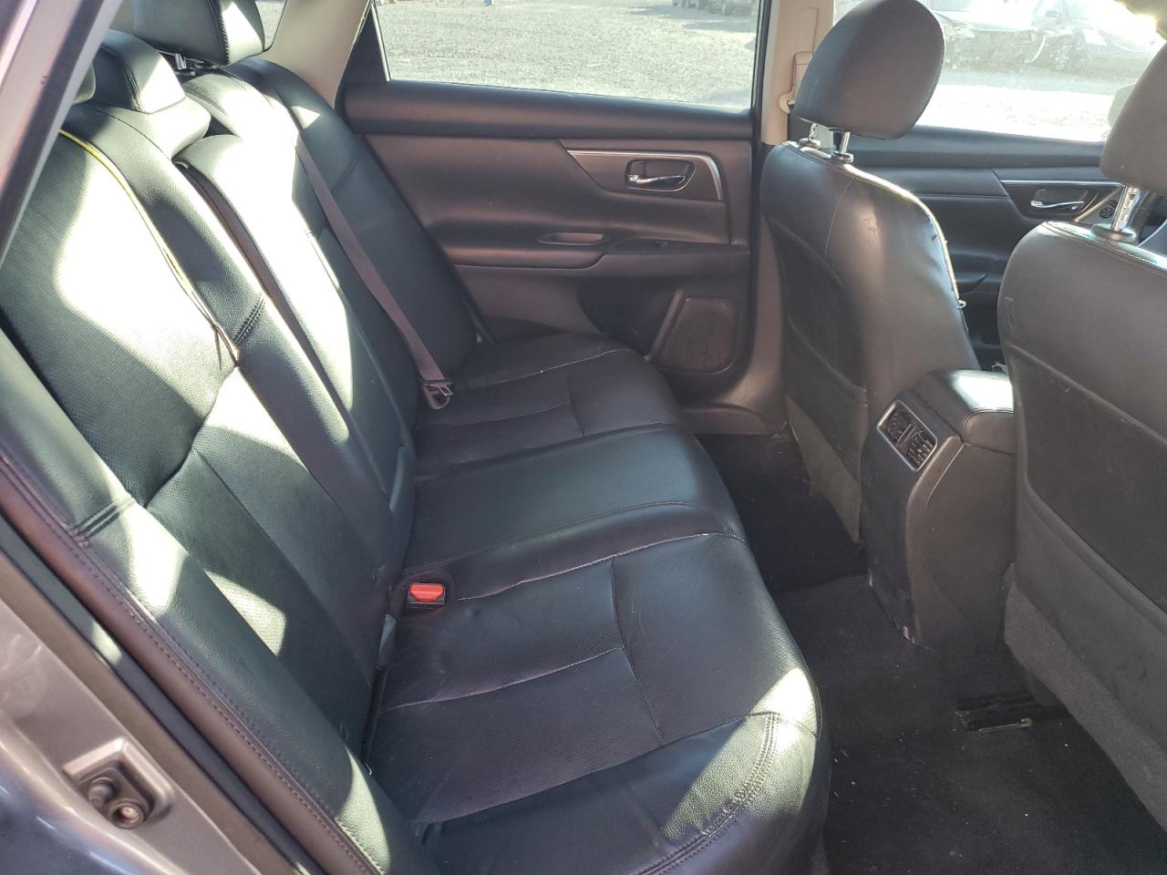 2015 Nissan Altima - Image 10