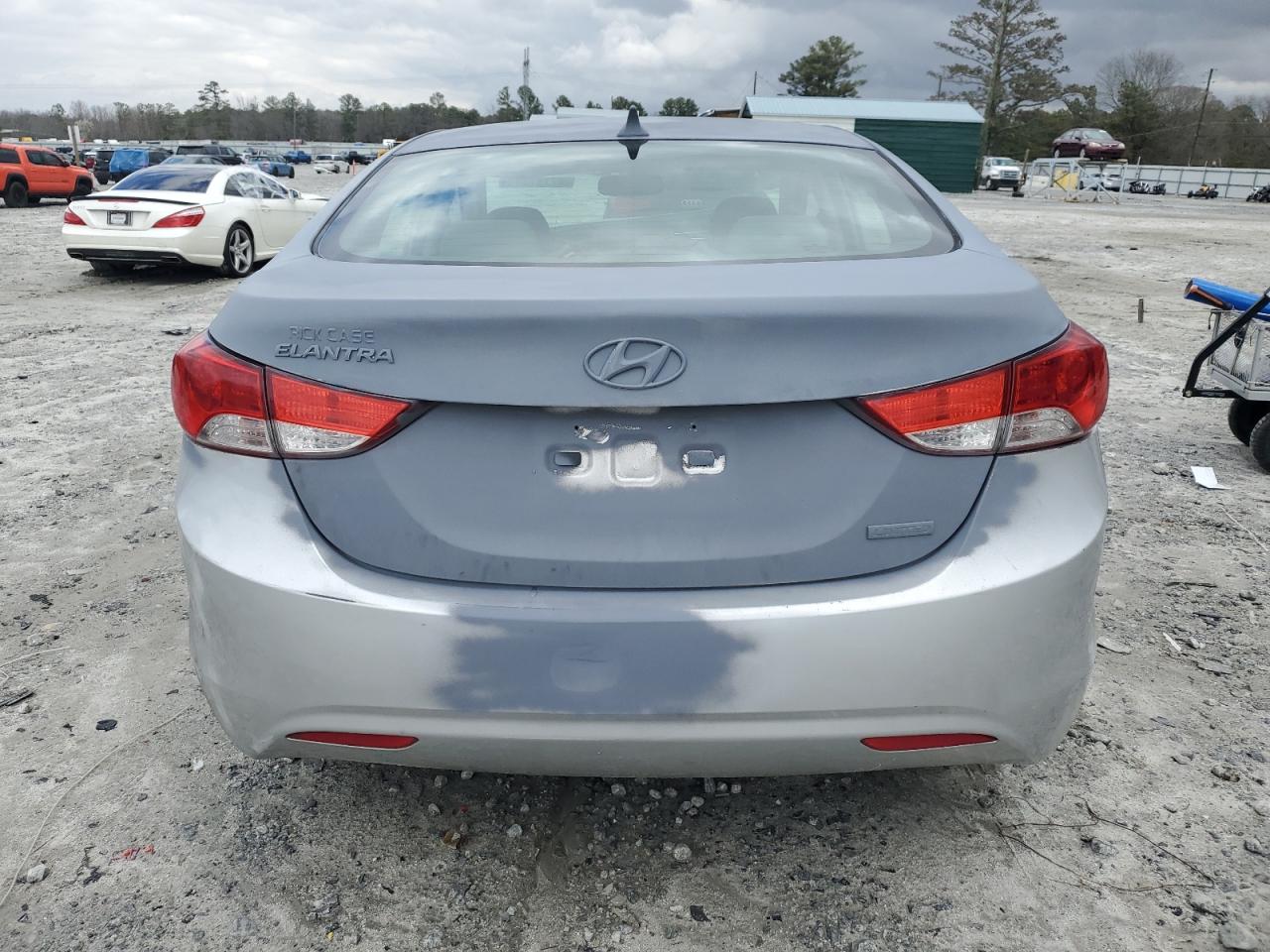 2012 Hyundai Elantra - Image 6