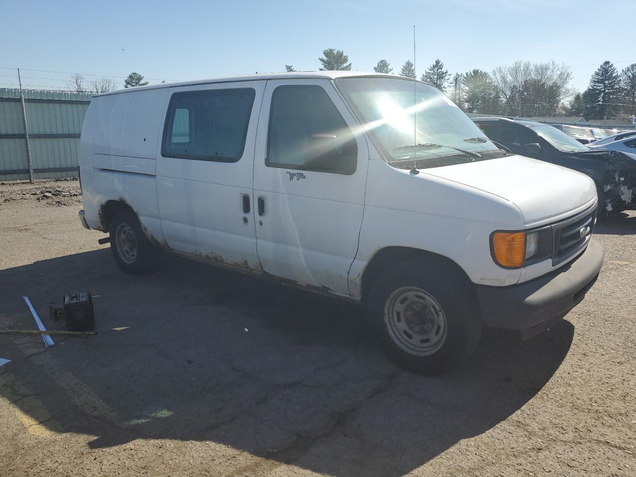 2005 Ford Econoline - Image 4