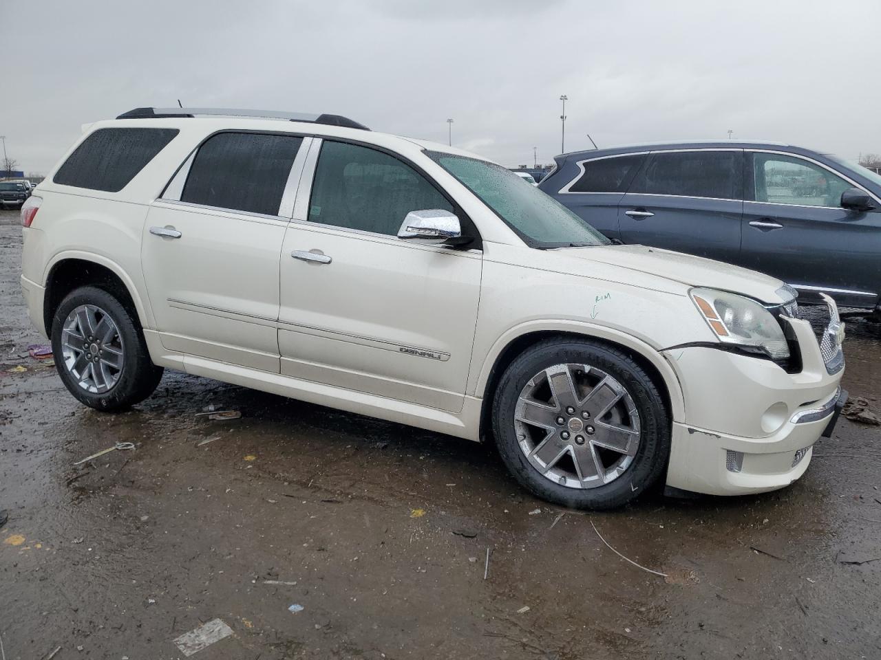 2011 GMC Acadia - Image 4