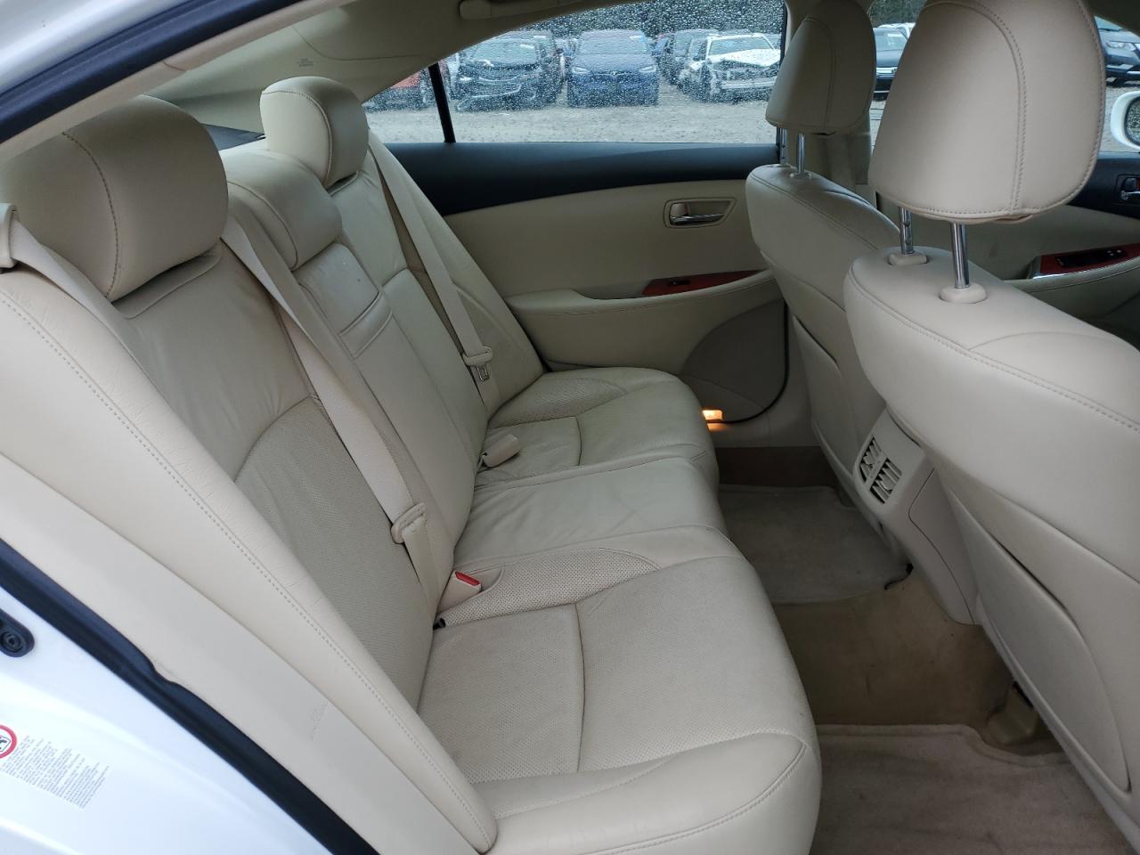 2011 Lexus ES - Image 10