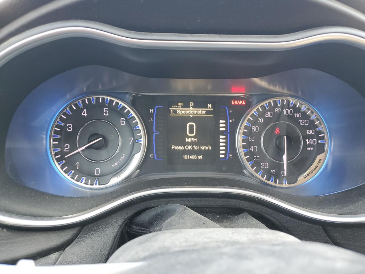 2016 Chrysler 200 - Image 9