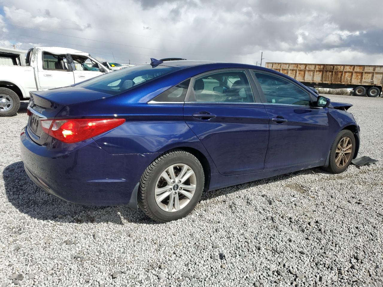 2013 Hyundai Sonata - Image 3