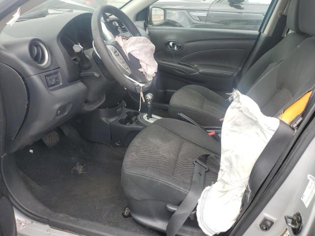  NISSAN VERSA 2017 Srebrny