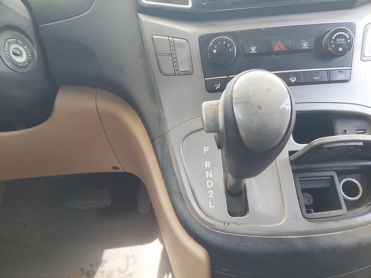 KMJWA37R4GU804568 - 2006 Hyundai H1 - #50849305