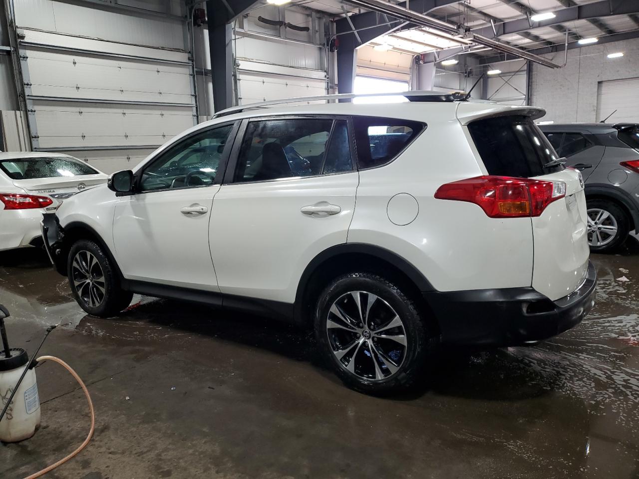2015 Toyota RAV 4 - Image 2