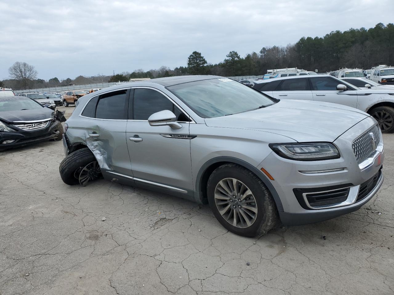 2020 Lincoln Nautilus - Image 4