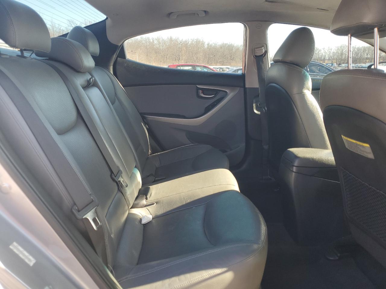 2012 Hyundai Elantra - Image 10