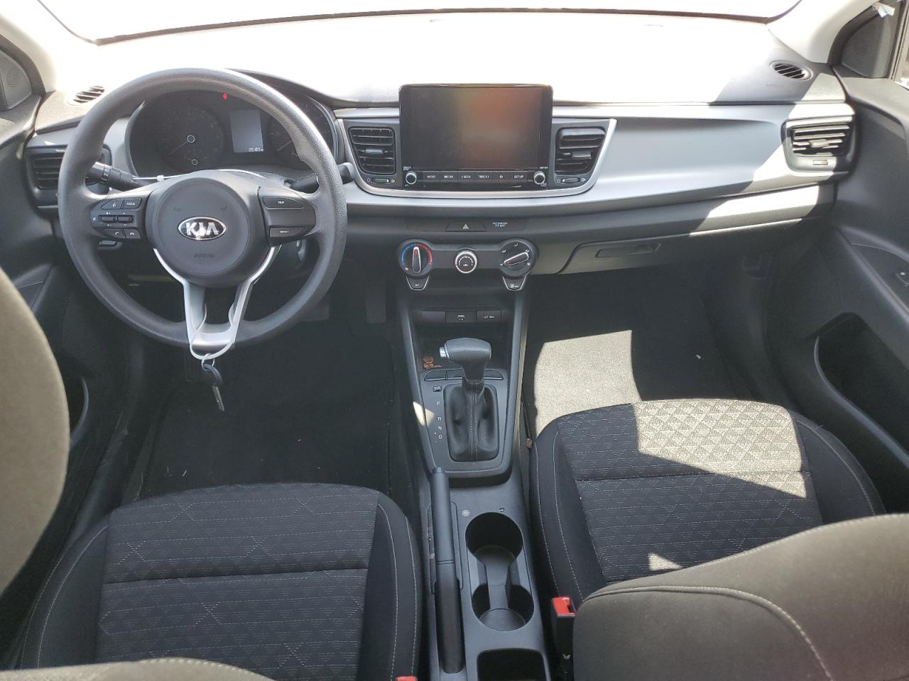 2021 Kia Rio - Image 8