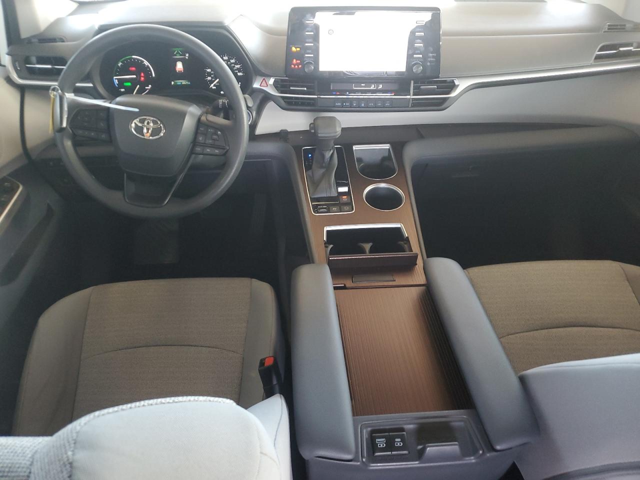 2022 Toyota Sienna - Image 8