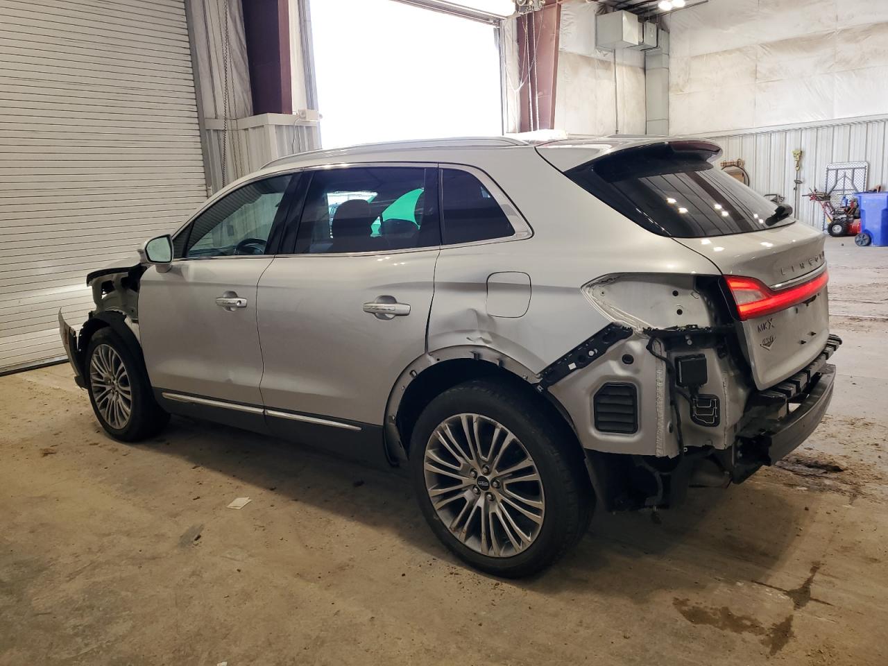2016 Lincoln MKX - Image 2