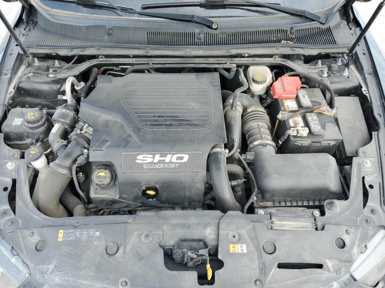 2015 Ford Taurus - Image 12