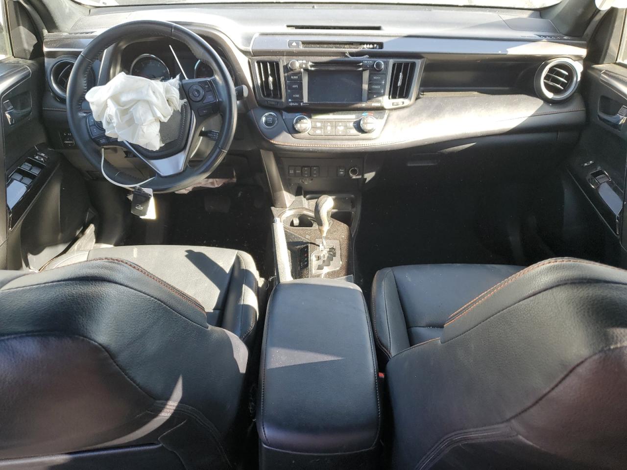 2017 Toyota RAV 4 - Image 8