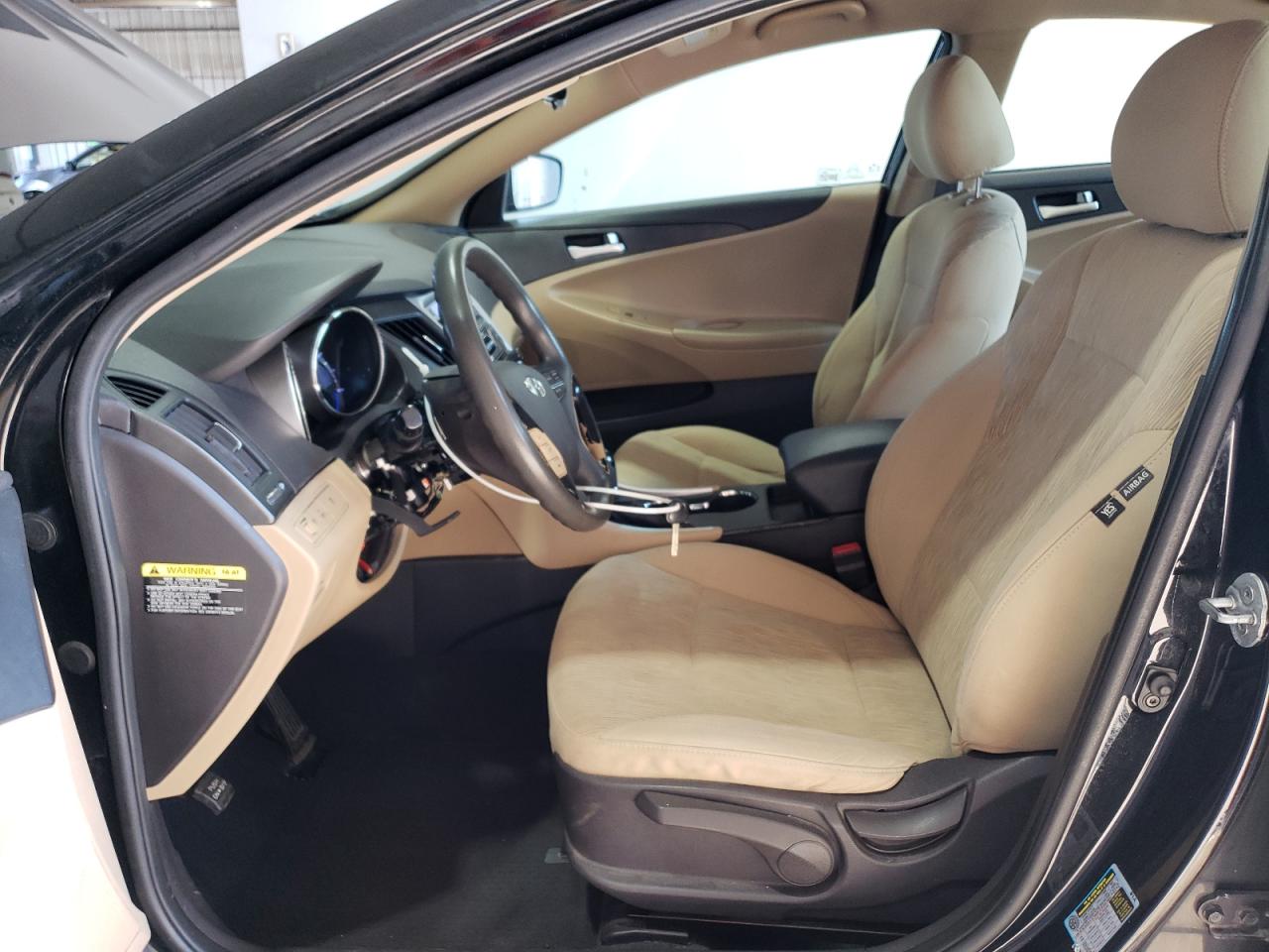 2012 Hyundai Sonata - Image 7