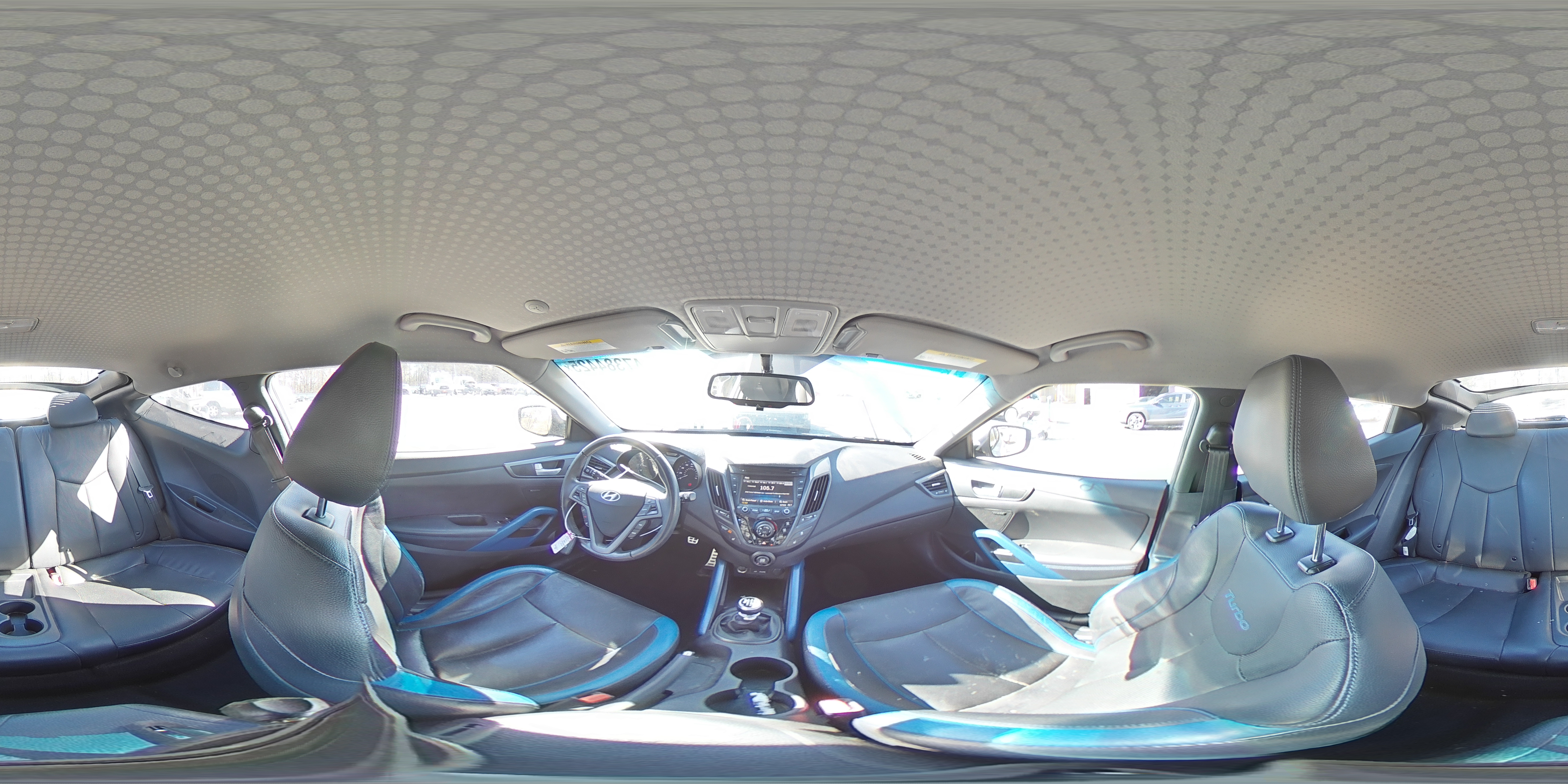 2014 Hyundai Veloster - Image 15