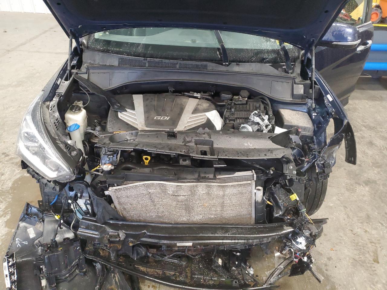 2017 Hyundai Santa Fe - Image 12