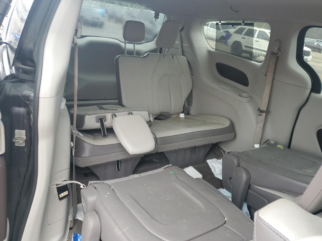2018 Chrysler Pacifica - Image 10