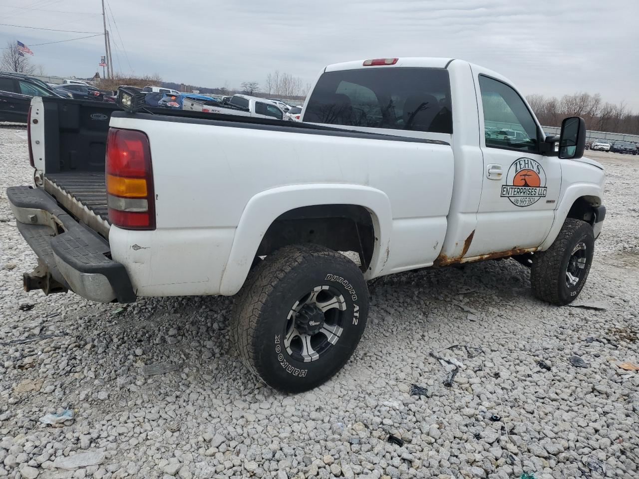 2005 Chevrolet Silverado - Image 3