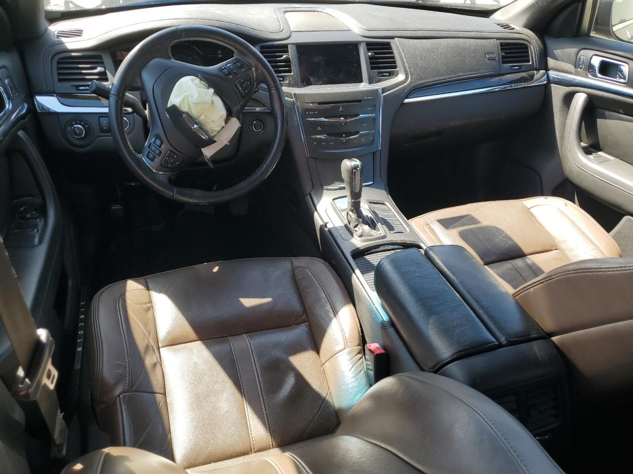 2015 Lincoln MKS - Image 8