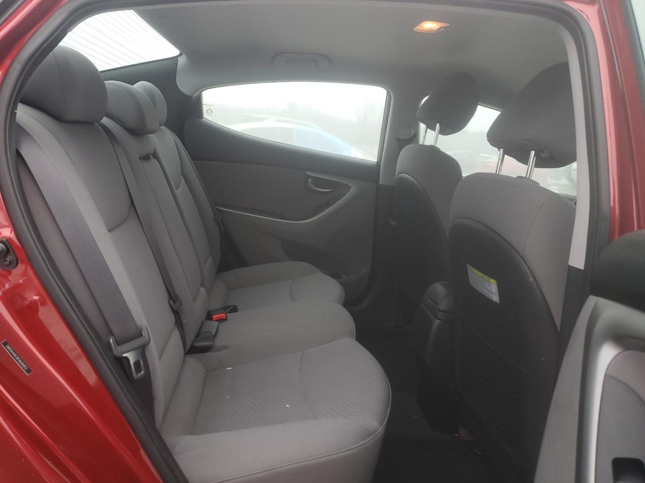 2015 Hyundai Elantra - Image 11