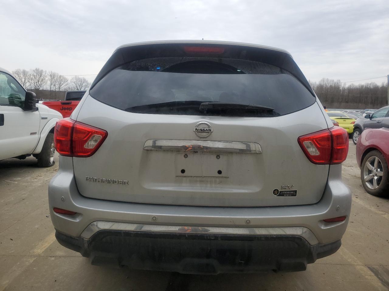 2017 Nissan Pathfinder - Image 6