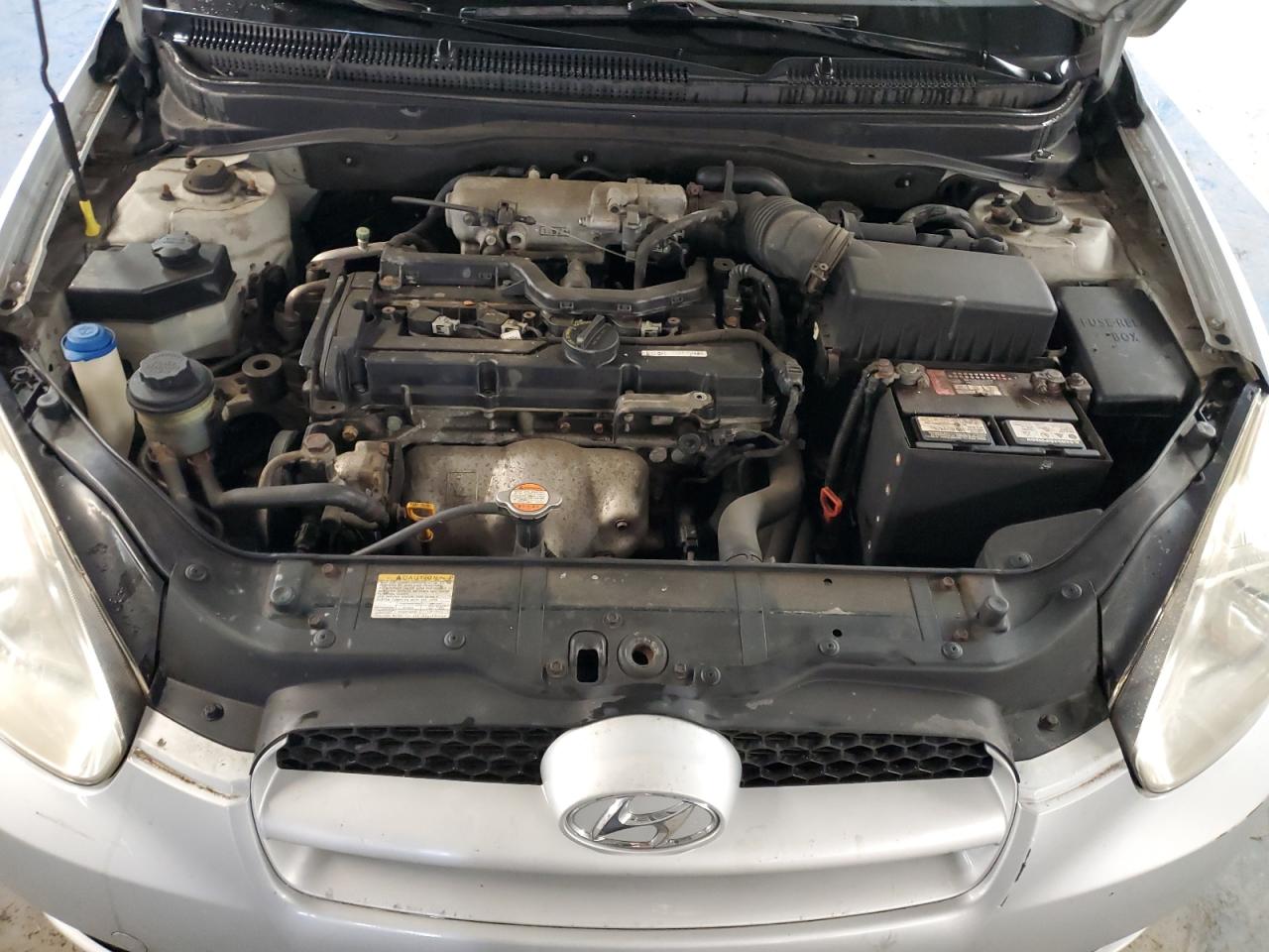 2008 Hyundai Accent - Image 12